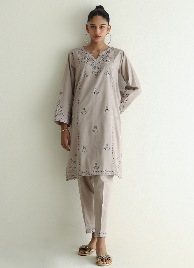 embroidered-kurta-set