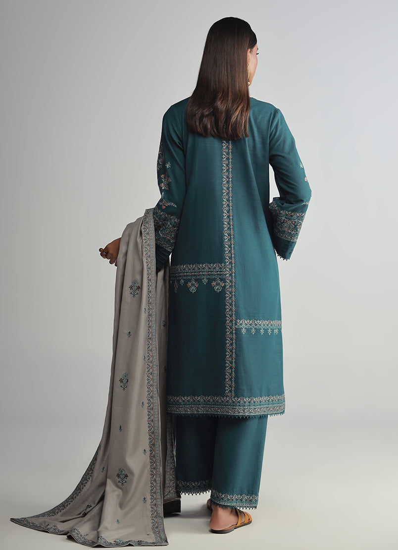 3-pc-khaddar-embroidered-suit