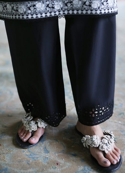 Embroidered Izar