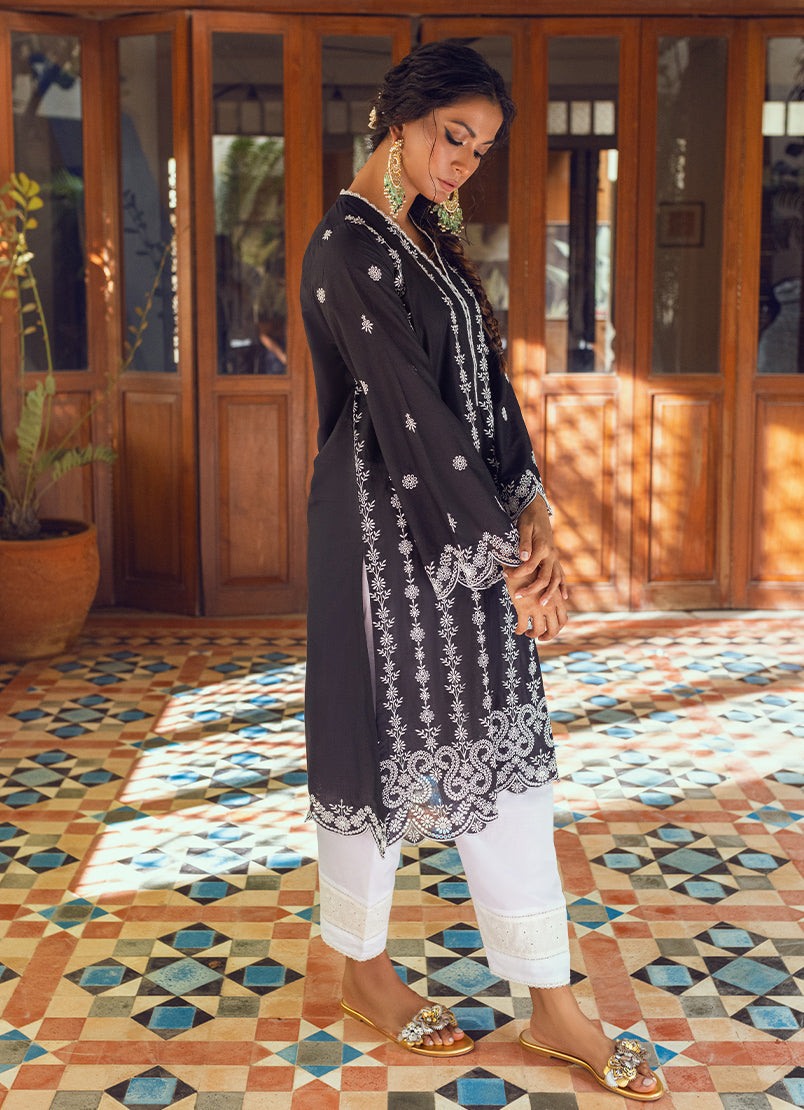 black-schiffli-embroidered-kurta